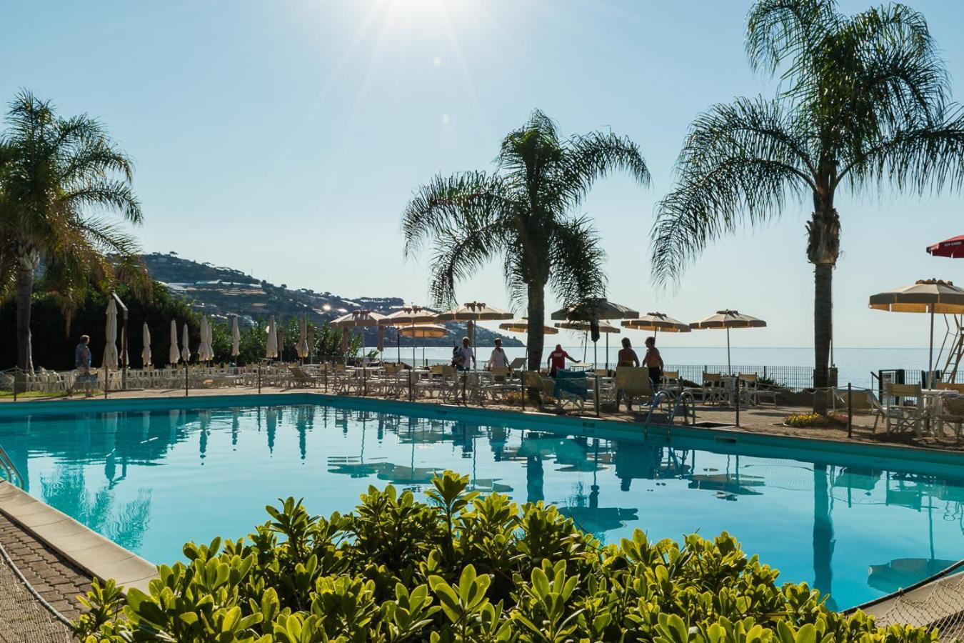 Elegante Appartamento Con Piscina - Wi-Fi & Box Privato ซานเรโม ภายนอก รูปภาพ